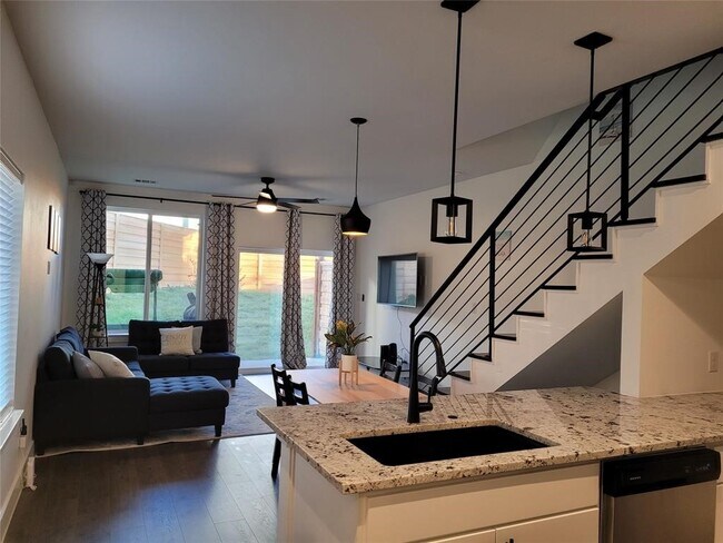Foto del edificio - 5707 Thunderbird St