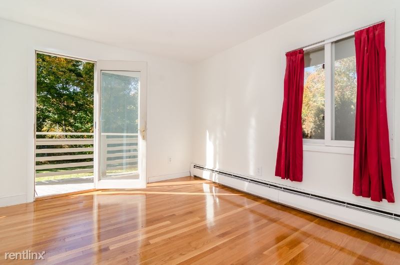 Building Photo - 3 br, 1.5 bath House - 45 Oakland St