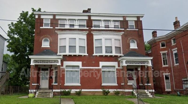 Primary Photo - 2002 W Jefferson St
