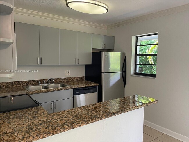 Foto del edificio - 1401 NE 53rd St