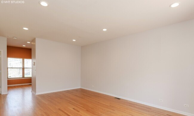 Foto del edificio - 4530 S Woodlawn Ave