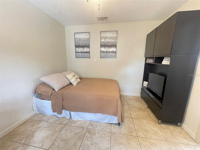 Foto del edificio - 2533 Brampton Ct