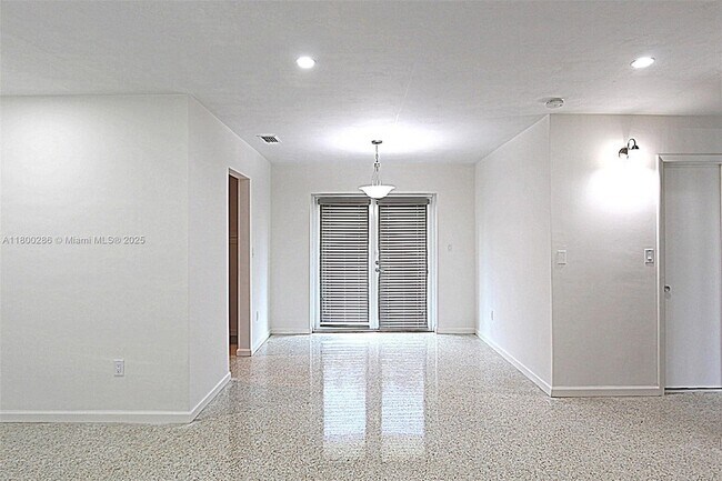 Foto del edificio - 6203 SW 108th Pl