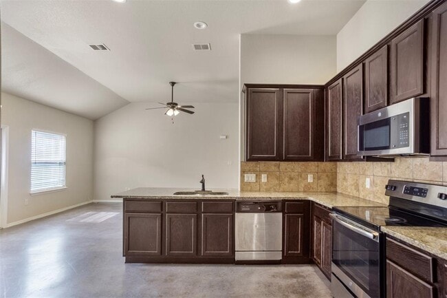 Building Photo - 533 Jack Rabbit Ln