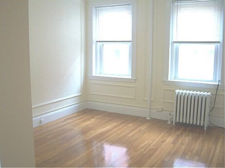 Foto del edificio - 203 Winthrop Rd