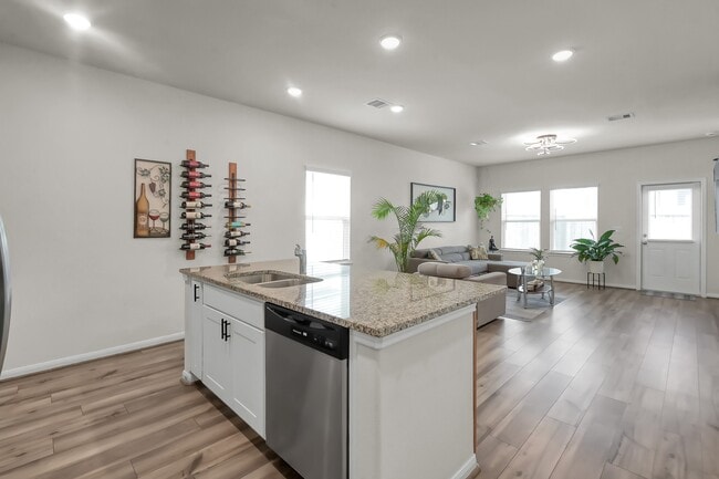 Foto del edificio - 8316 Bristlecone Pne Wy