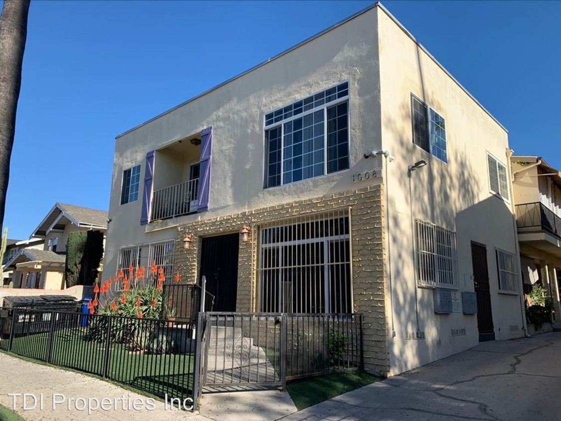 Primary Photo - 1008 N Normandie Ave