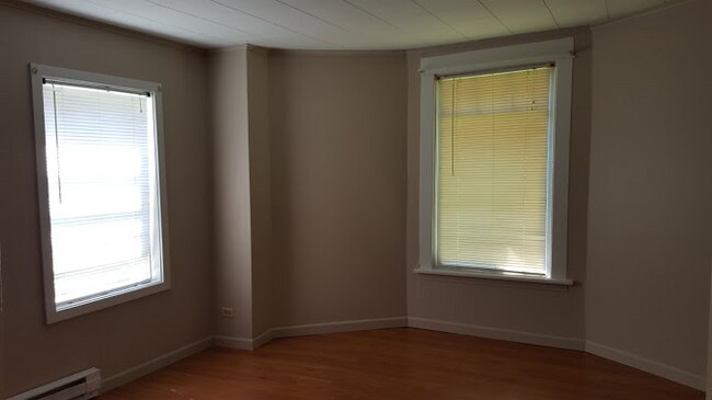 Foto del edificio - 421 Red Lake Blvd