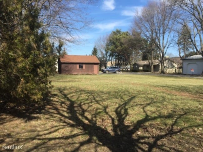 Building Photo - 25521 Fort Meigs Rd