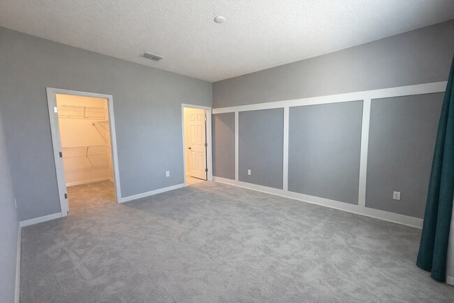 Foto del edificio - Charming 3-Bed Oasis with Elegance in Haines City!