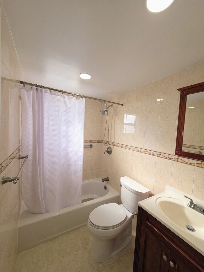 Foto del edificio - 6825 W Flagler St