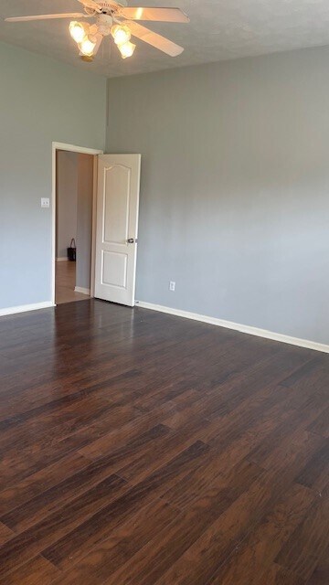 Foto del edificio - 6719 Emerald Shire Ln