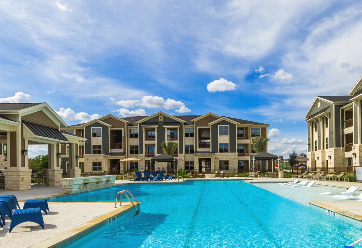 Ariza Plum Creek Apartments in Kyle, TX
