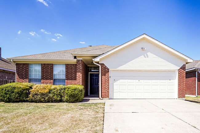 Building Photo - 7213 Park Creek Cir W