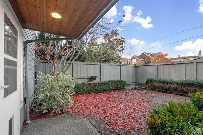 Building Photo - 3Bd/3Ba Seattle Townhome