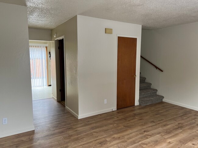 Foto del edificio - 379-312 12th St