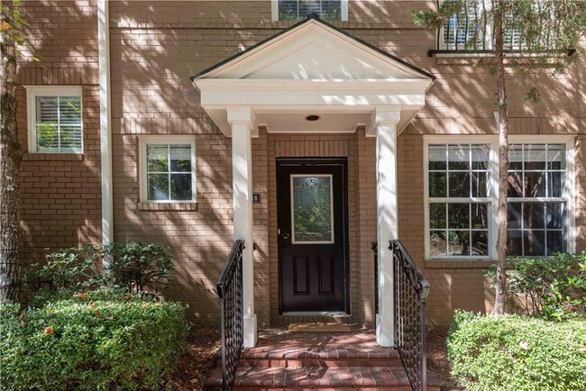 Building Photo - 1402 Markan Dr NE