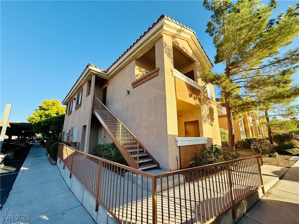 Primary Photo - 1050 E Cactus Ave