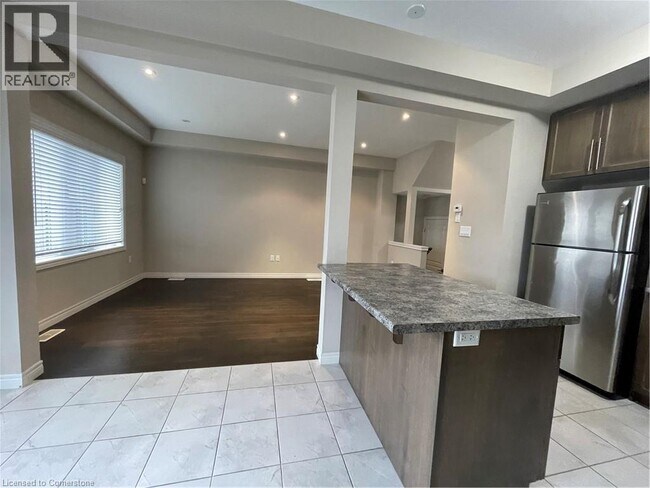 Building Photo - 210 Greenwater Pl