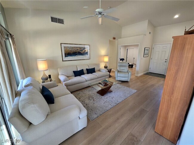 Foto del edificio - 10105 Hunter Springs Dr