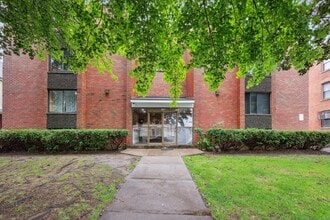 Building Photo - 356 Franklin Ave