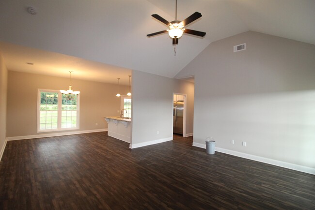 Building Photo - 310 Four Seasons Dr