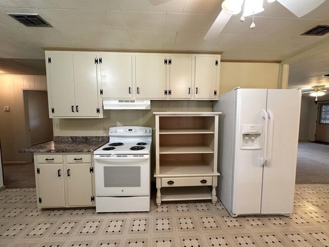 Building Photo - 8101 4th St