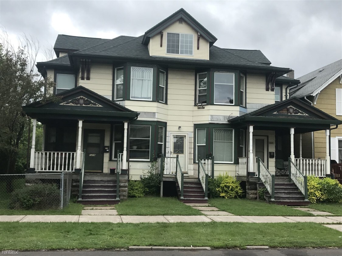 1319 1/2 Hughitt Ave, Superior, WI 54880 Condo for Rent in Superior