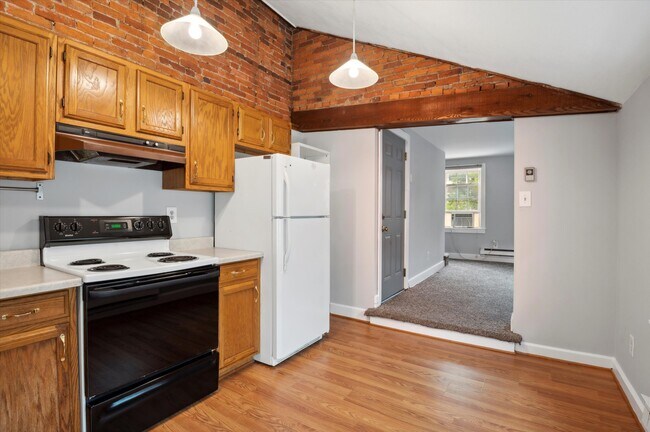 Building Photo - 117 E Miner St