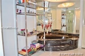 Foto del edificio - 1 br, 2 bath  - 1865 S Ocean Dr Apt 6L