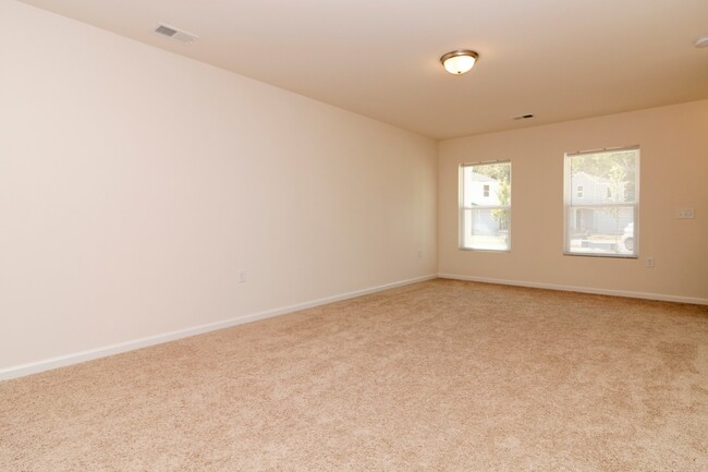 Building Photo - Beautiful 3 Bedroom Home in Hardeeville - ...
