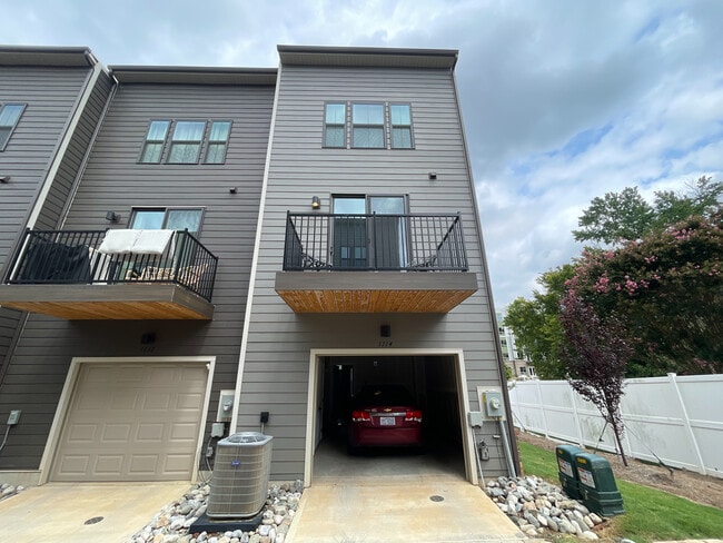 Building Photo - Room in Townhome on Gleason Wy
