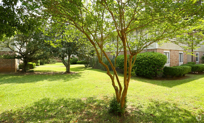 Foto del edificio - Chartre Oaks Apartments