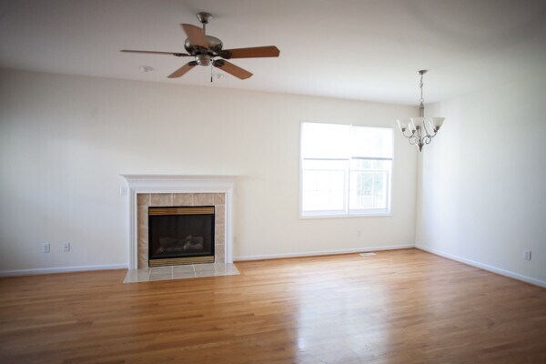 Building Photo - Spacious Parkside House