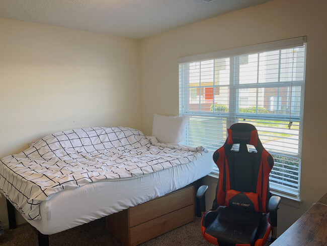 Foto del edificio - 3311 Mangrove Sky Ln