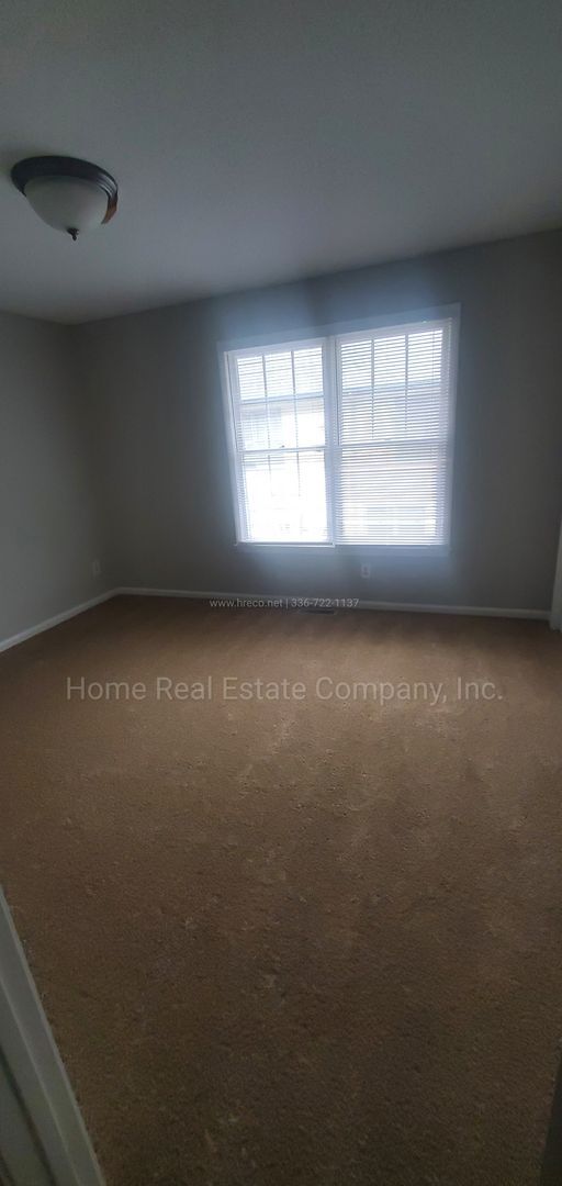 Foto del edificio - 3454 Valley Cliff Dr