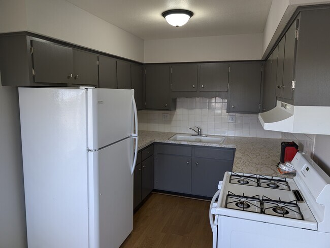 Foto del edificio - 528 Grand Ave
