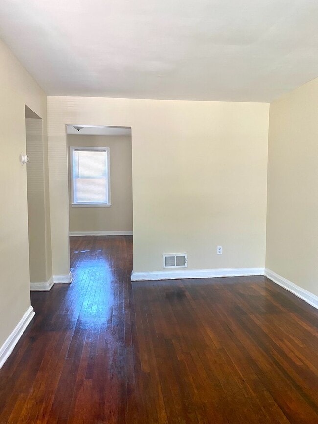 Building Photo - Charming Home in East Baltimore