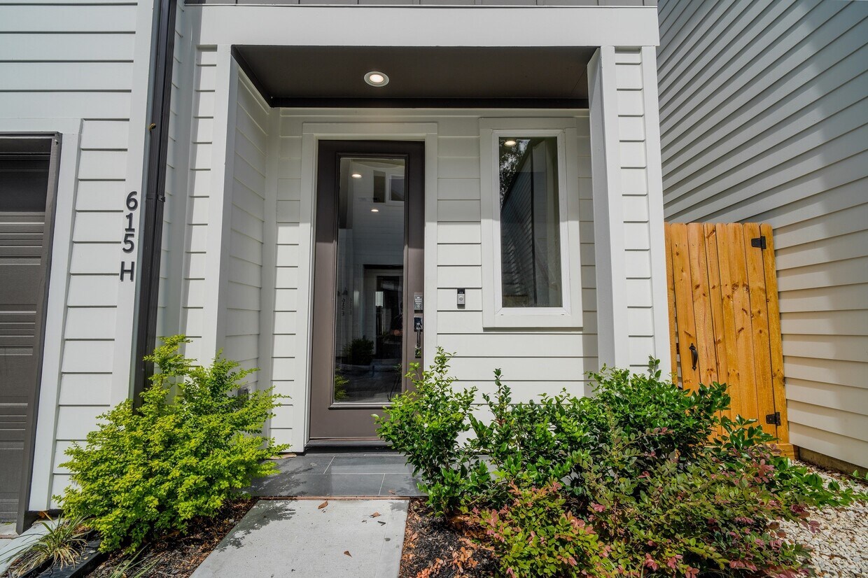 Foto principal - 615 Northew St