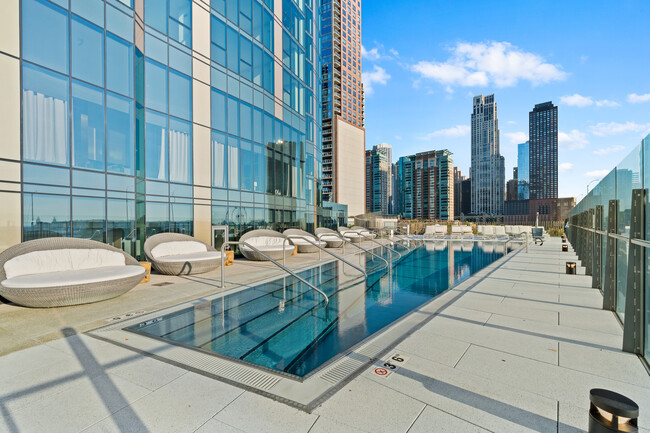 Foto del edificio - 211 N Harbor Dr