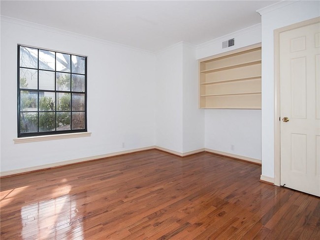 Building Photo - 4451 Westway Ave