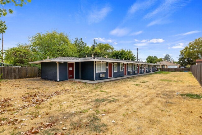 Foto del edificio - 2720 Forrest St