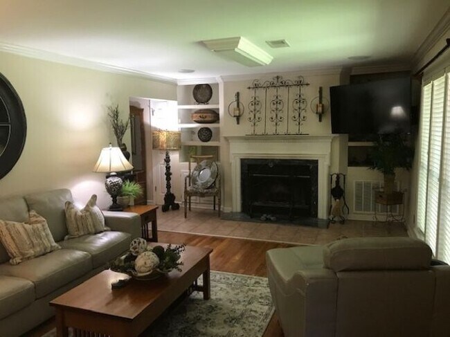 Foto del edificio - 250 Greenbrier Rd