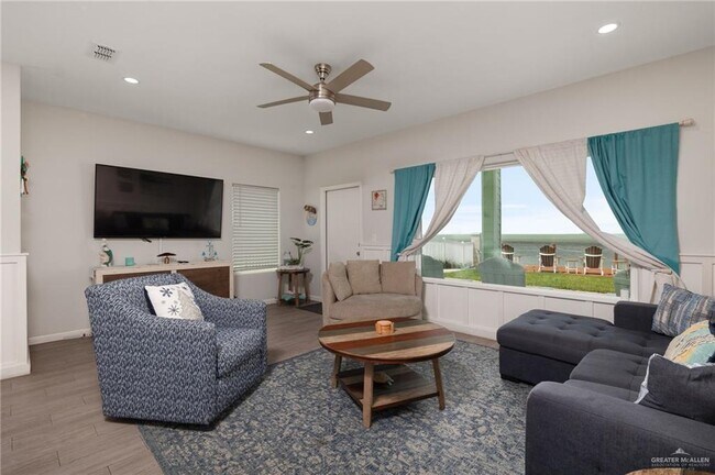 Foto del edificio - 48520-49402 E Ocean Blvd