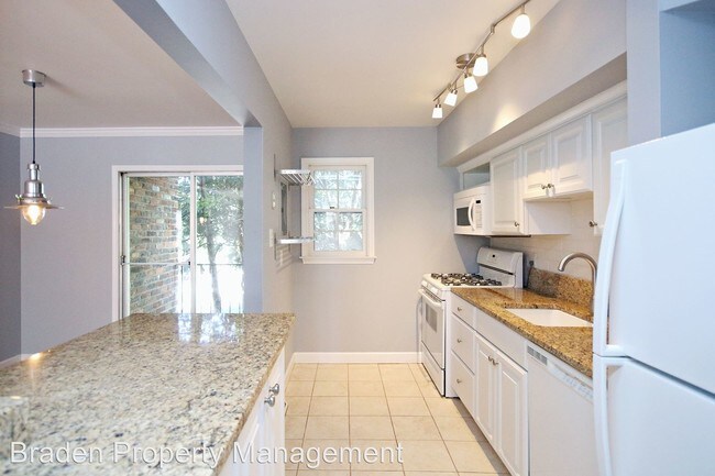Foto del edificio - 133 Hessian Hills Cir