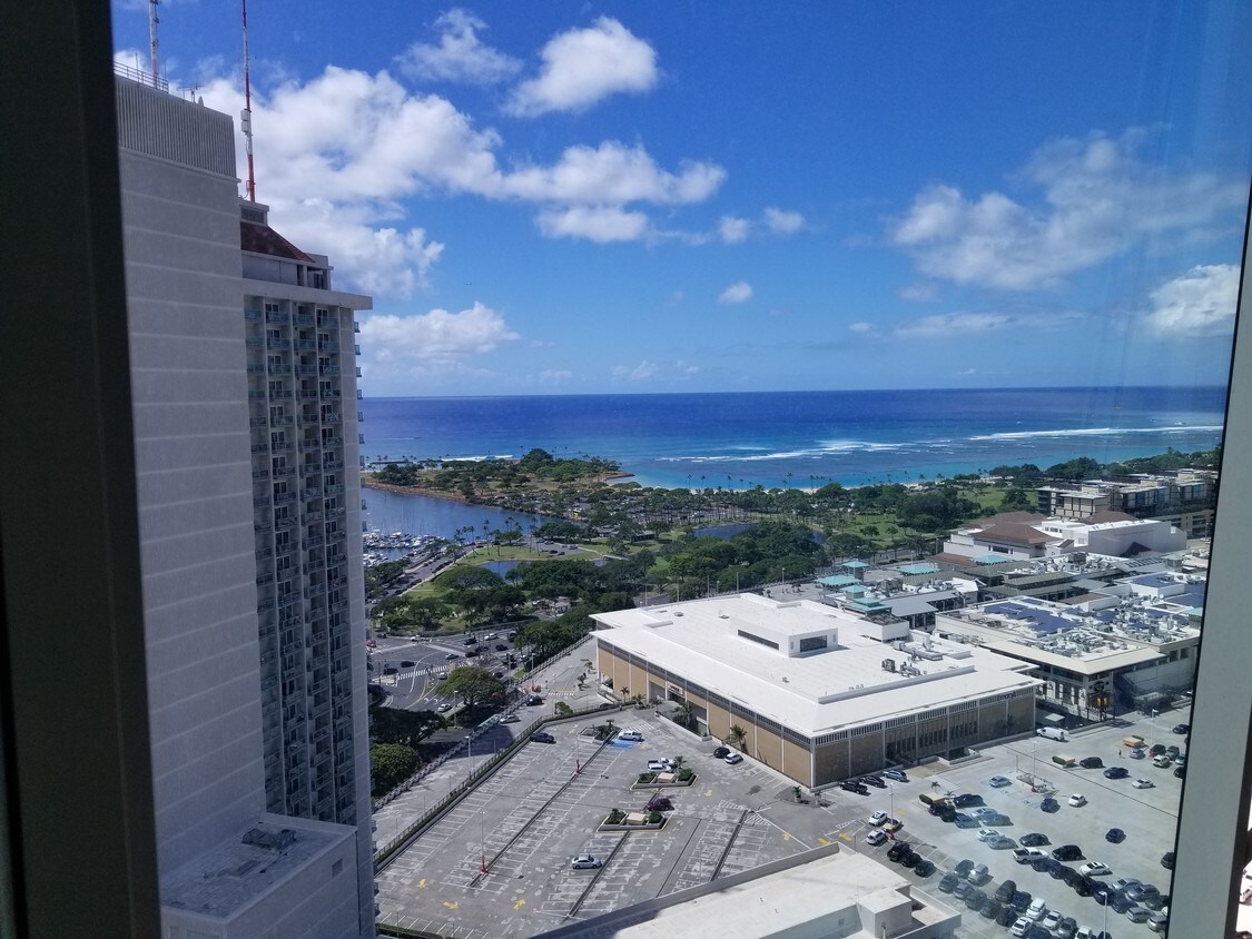 Ocean View - 1631 Kapiolani Blvd