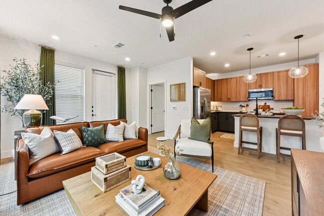 Building Photo - Strait & Nelson