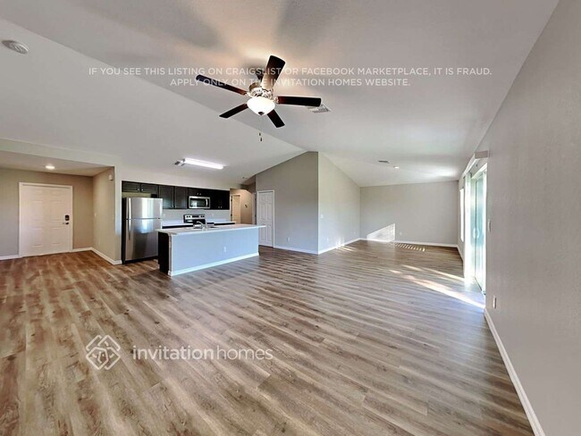 Foto del edificio - 16061 Overdale Ct