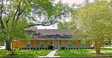 Building Photo - 6031 Cerritos Dr