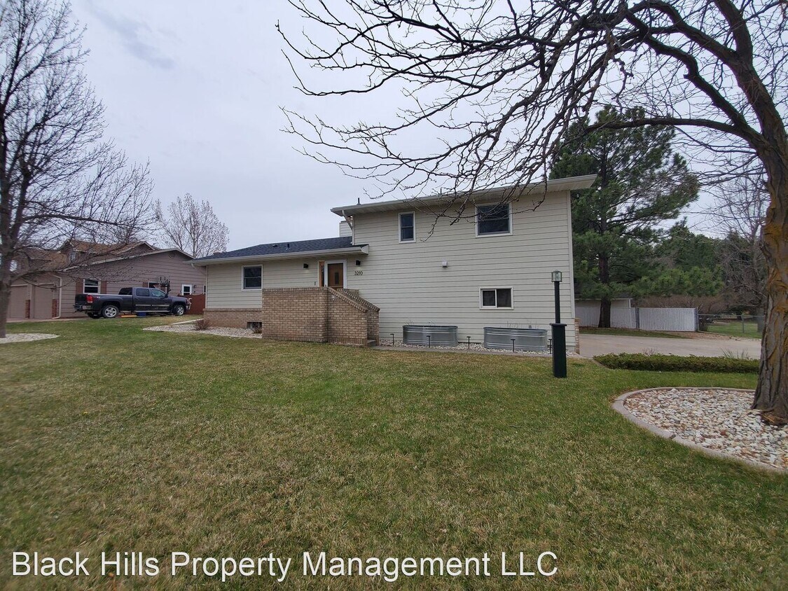 Primary Photo - 3 br, 1.5 bath House - 3210 Iris Drive